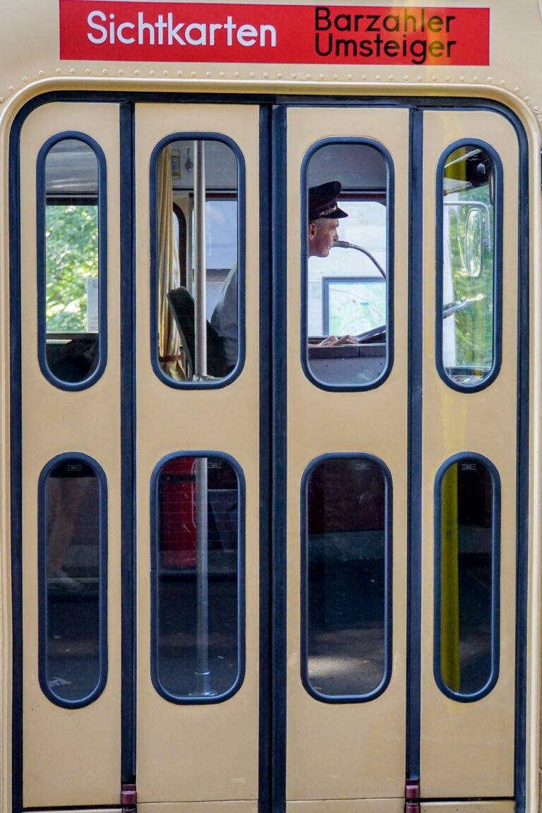 Sonderfahrten Traditionsbusse | Traditionsbus GmbH Berlin